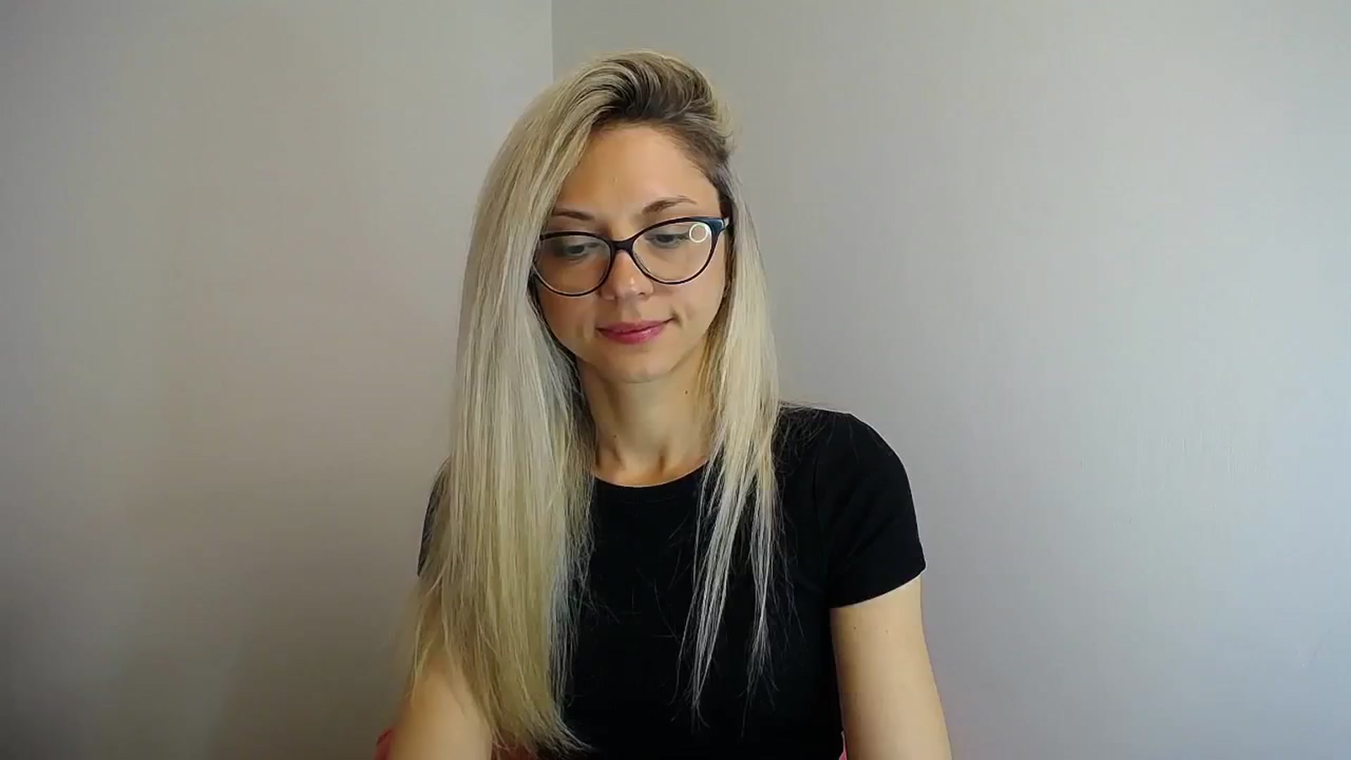 Gallery image thumbnail from Sunshine_alis's myfreecams stream on, 05/08/2024, 14:17 image 9 of 20