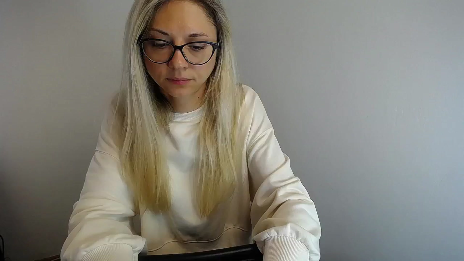 Gallery image thumbnail from Sunshine_alis's myfreecams stream on, 05/09/2024, 11:10 image 16 of 20