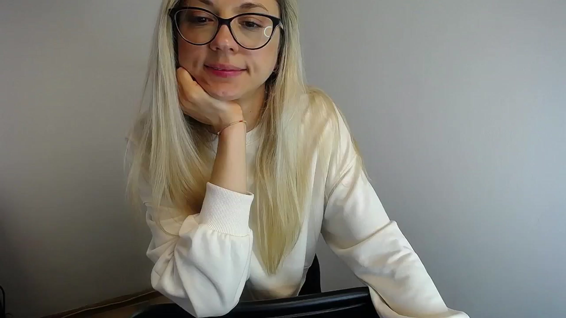 Gallery image thumbnail from Sunshine_alis's myfreecams stream on, 05/09/2024, 11:10 image 13 of 20
