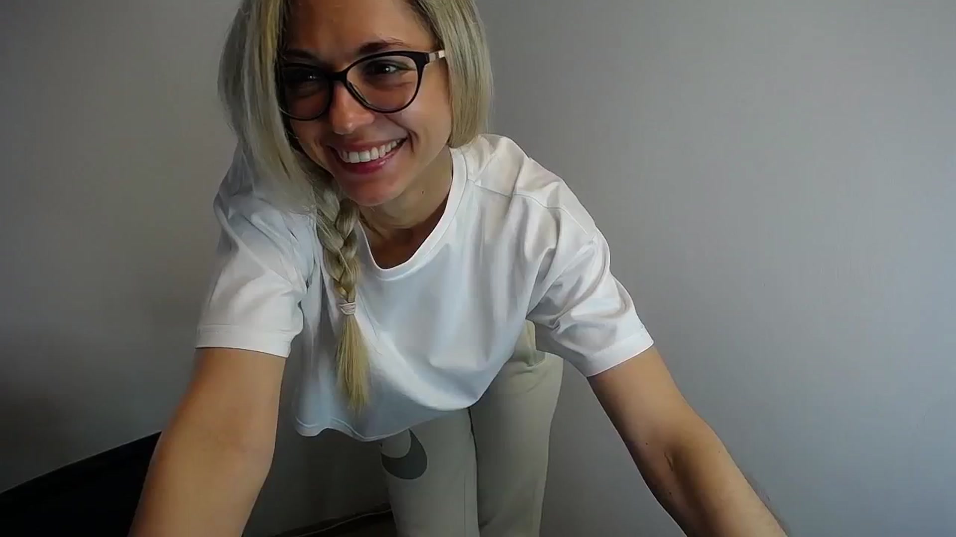 Gallery image thumbnail from Sunshine_alis's myfreecams stream on, 05/10/2024, 13:17 image 6 of 20