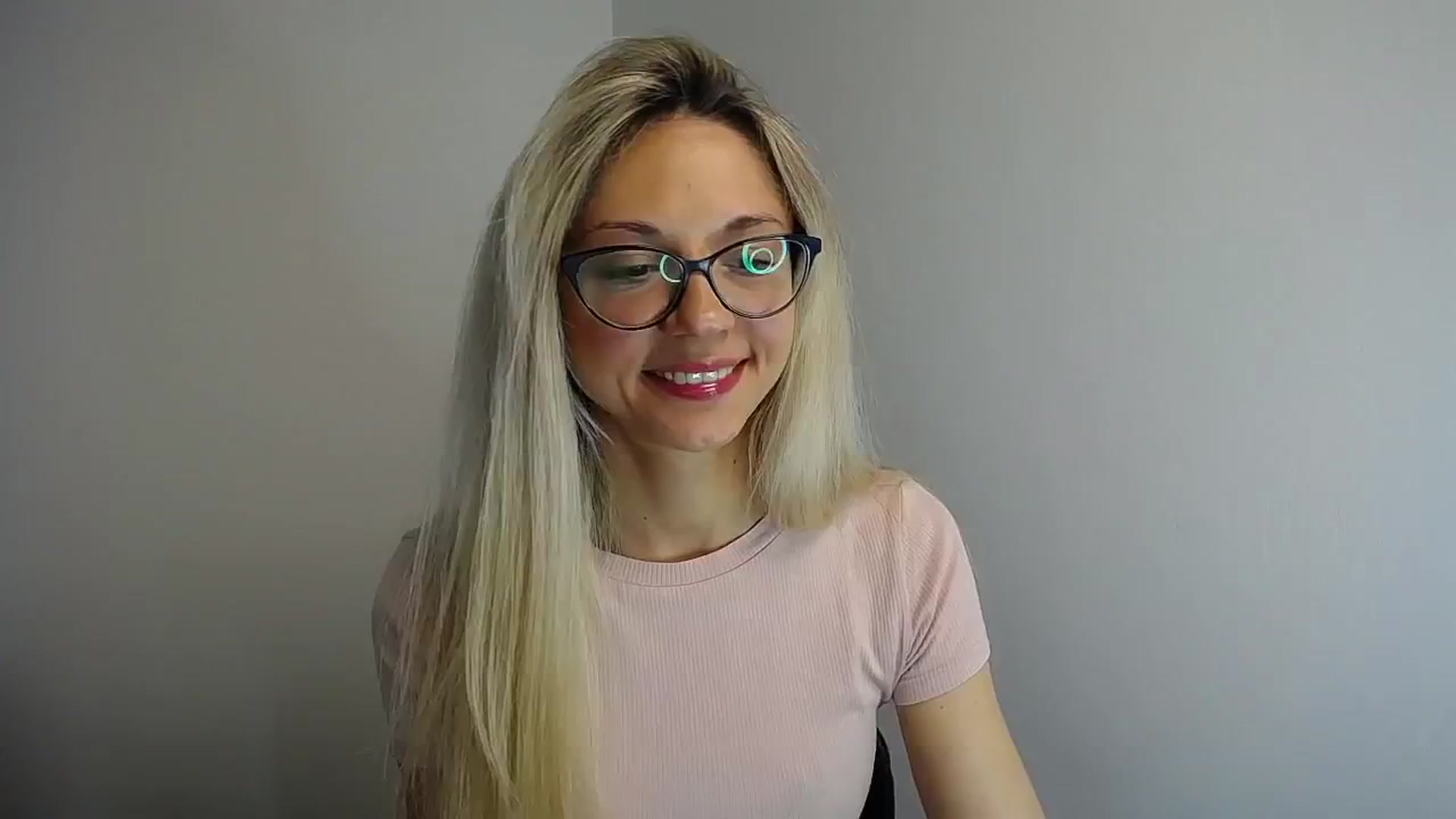 Gallery image thumbnail from Sunshine_alis's myfreecams stream on, 05/11/2024, 12:11 image 11 of 20