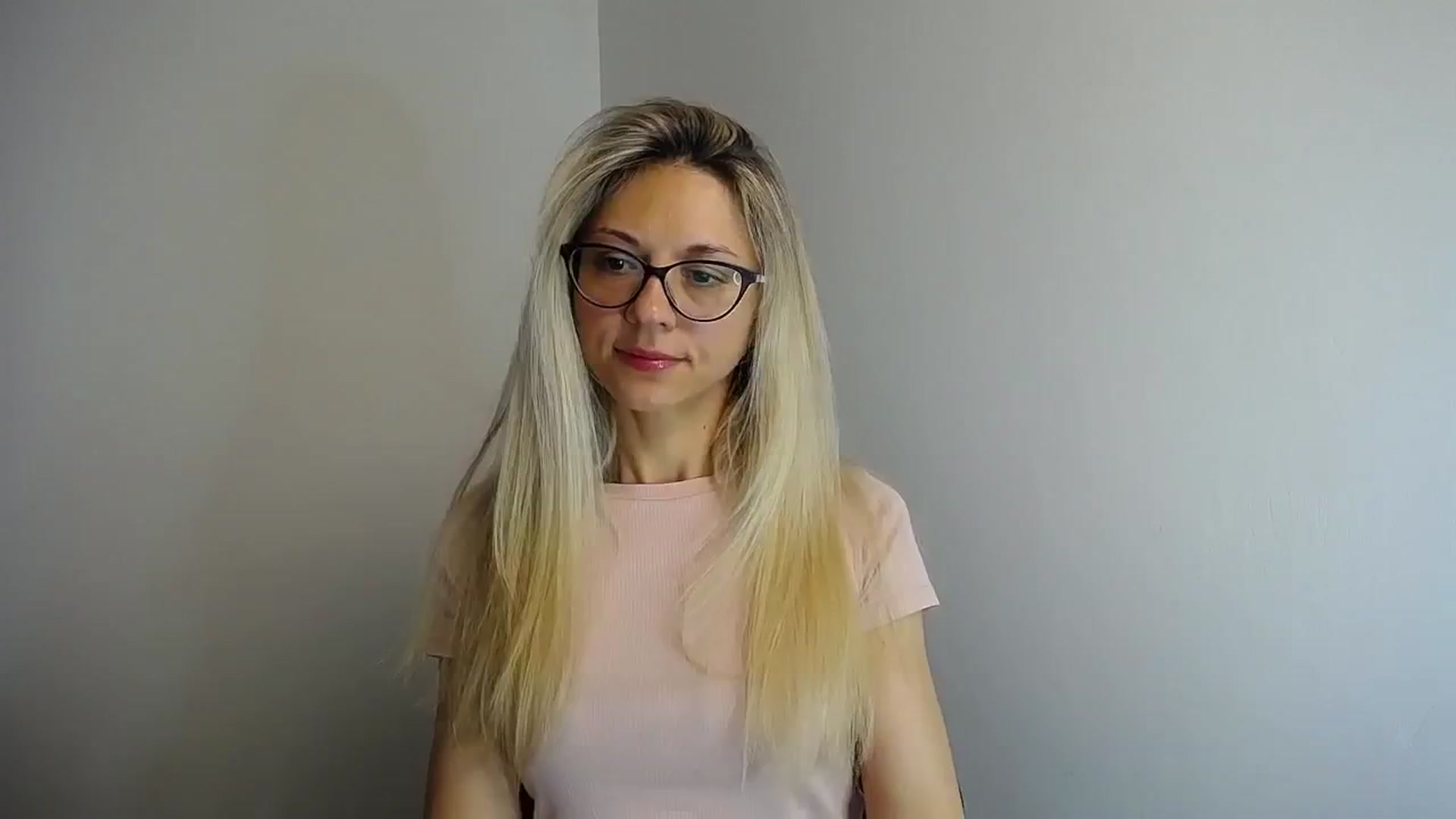 Gallery image thumbnail from Sunshine_alis's myfreecams stream on, 05/11/2024, 12:11 image 3 of 20