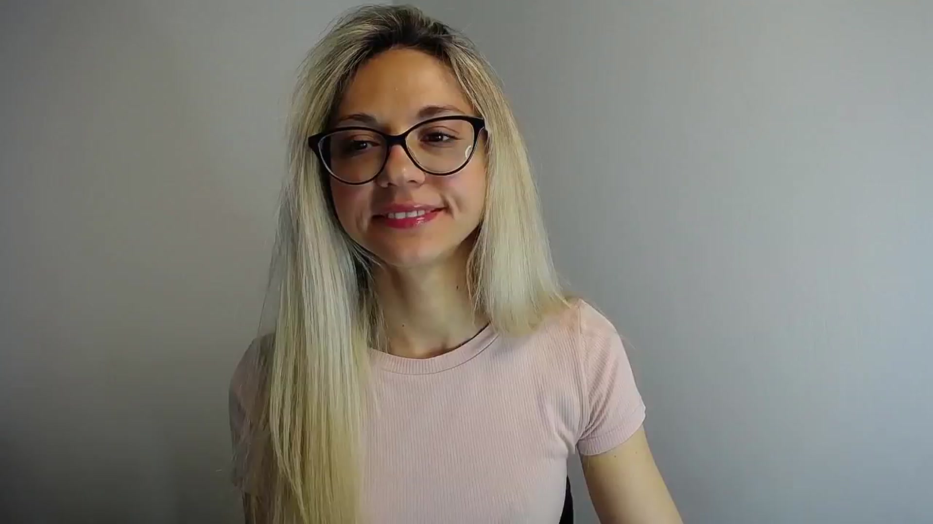 Gallery image thumbnail from Sunshine_alis's myfreecams stream on, 05/11/2024, 12:11 image 13 of 20