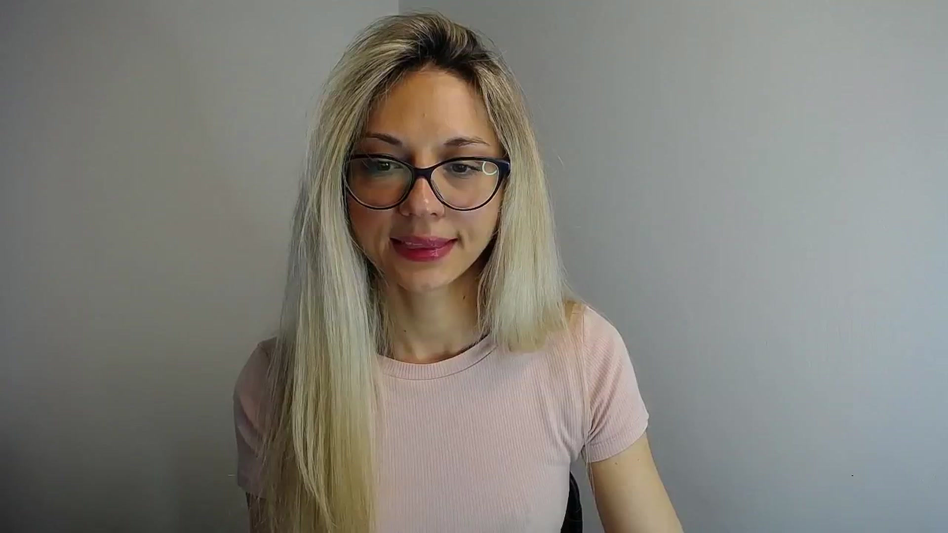 Gallery image thumbnail from Sunshine_alis's myfreecams stream on, 05/11/2024, 12:11 image 19 of 20