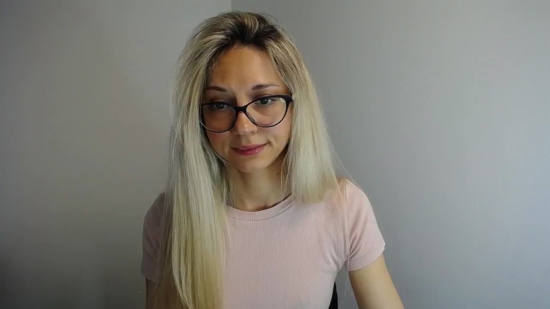 Gallery image thumbnail from Sunshine_alis's myfreecams stream on, 05/11/2024, 12:11 image 18 of 20