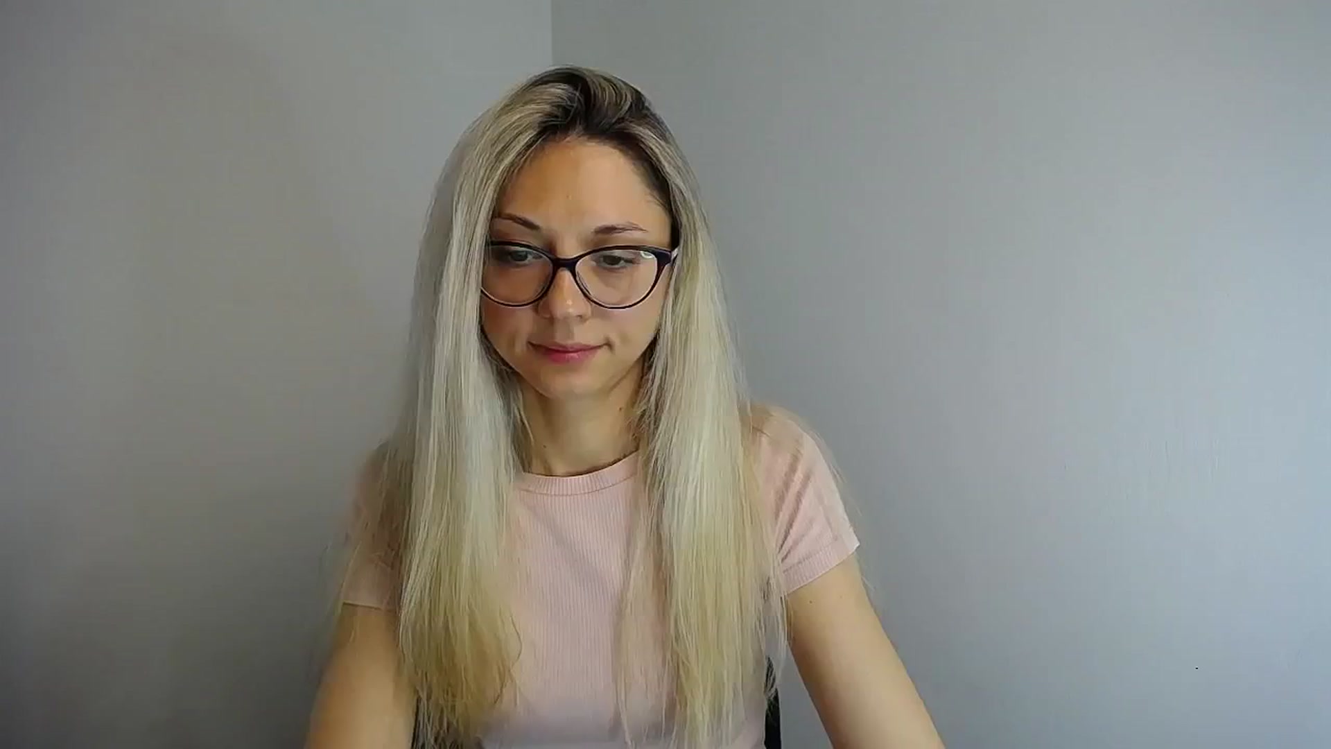 Gallery image thumbnail from Sunshine_alis's myfreecams stream on, 05/11/2024, 14:09 image 2 of 20