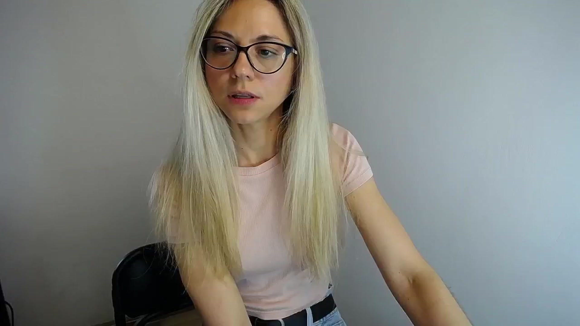 Gallery image thumbnail from Sunshine_alis's myfreecams stream on, 05/11/2024, 14:09 image 4 of 20