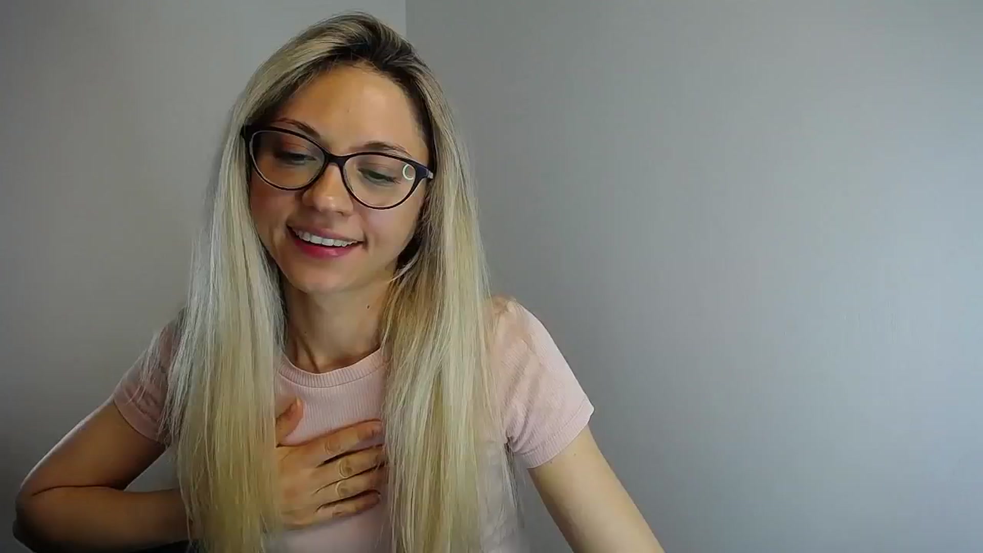 Gallery image thumbnail from Sunshine_alis's myfreecams stream on, 05/11/2024, 14:09 image 7 of 20
