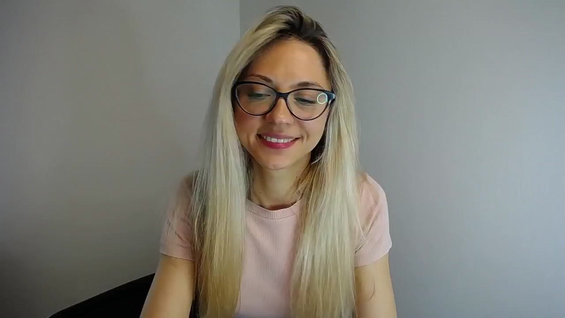 Gallery image thumbnail from Sunshine_alis's myfreecams stream on, 05/11/2024, 14:09 image 10 of 20