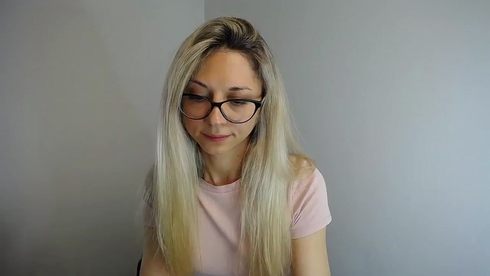 Gallery image thumbnail from Sunshine_alis's myfreecams stream on, 05/11/2024, 14:09 image 6 of 20