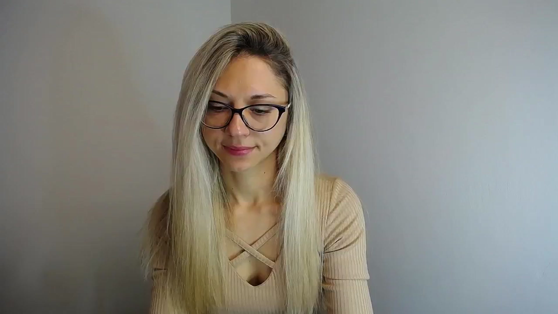 Gallery image thumbnail from Sunshine_alis's myfreecams stream on, 05/14/2024, 10:48 image 3 of 20