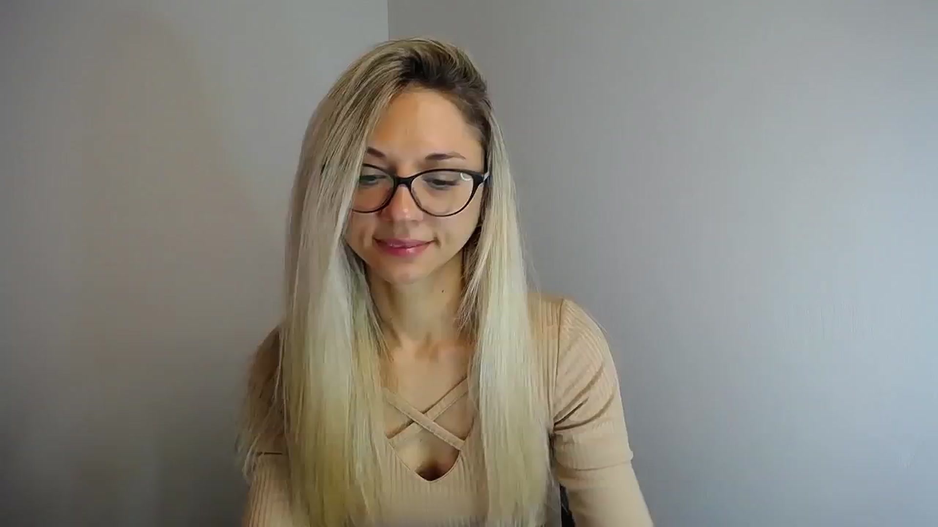 Gallery image thumbnail from Sunshine_alis's myfreecams stream on, 05/14/2024, 10:48 image 10 of 20