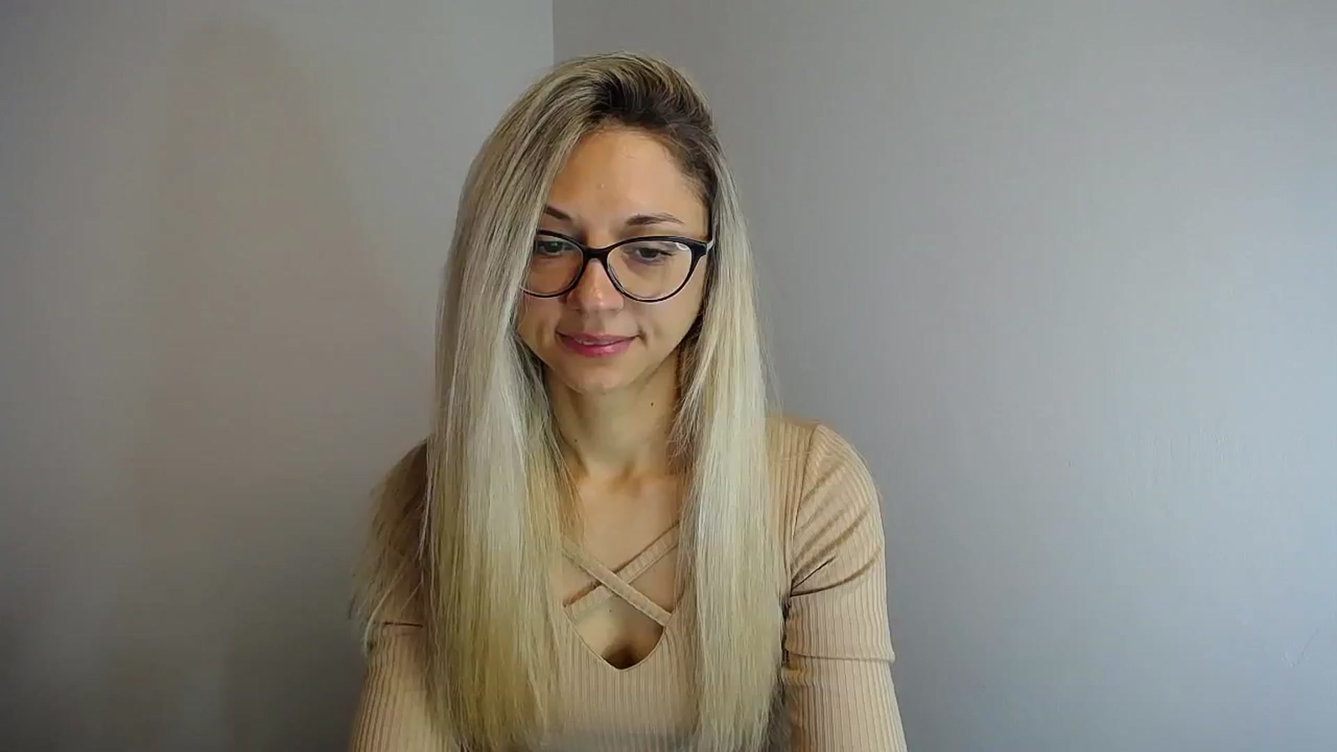 Gallery image thumbnail from Sunshine_alis's myfreecams stream on, 05/14/2024, 10:48 image 8 of 20