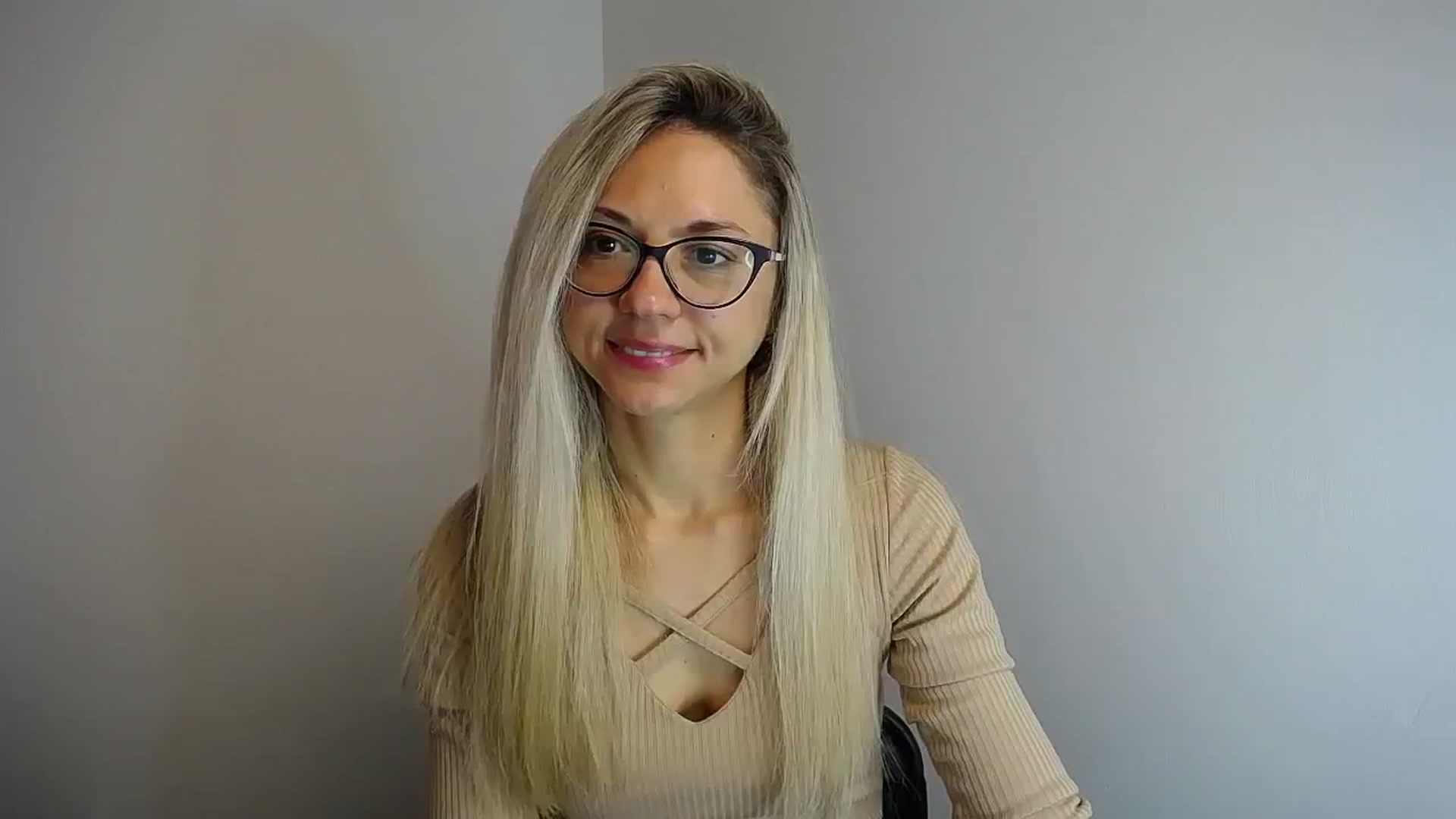 Gallery image thumbnail from Sunshine_alis's myfreecams stream on, 05/14/2024, 10:48 image 7 of 20