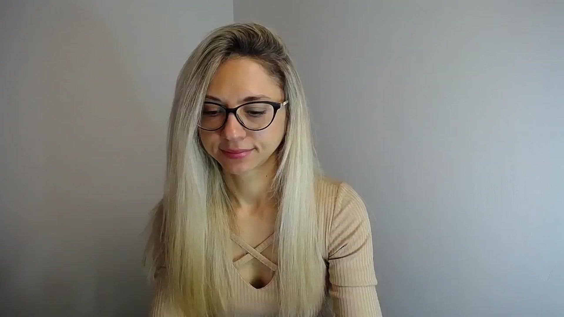 Gallery image thumbnail from Sunshine_alis's myfreecams stream on, 05/14/2024, 10:48 image 6 of 20