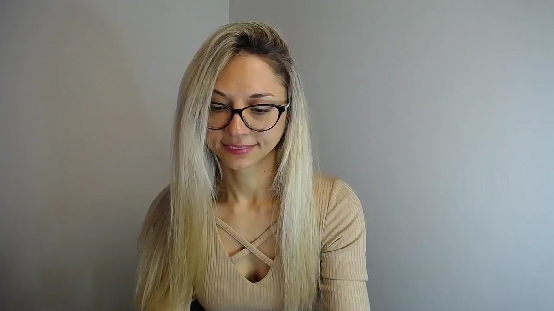 Gallery image thumbnail from Sunshine_alis's myfreecams stream on, 05/14/2024, 10:48 image 12 of 20
