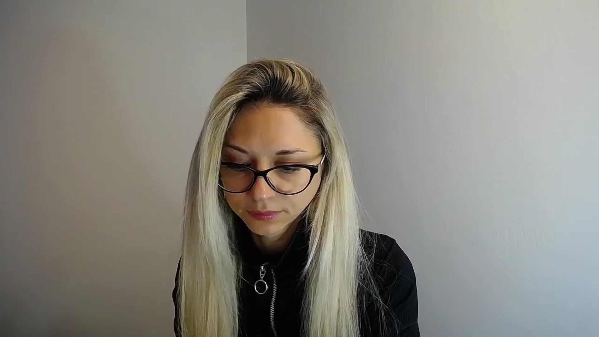 Gallery image thumbnail from Sunshine_alis's myfreecams stream on, 05/15/2024, 10:39 image 4 of 20