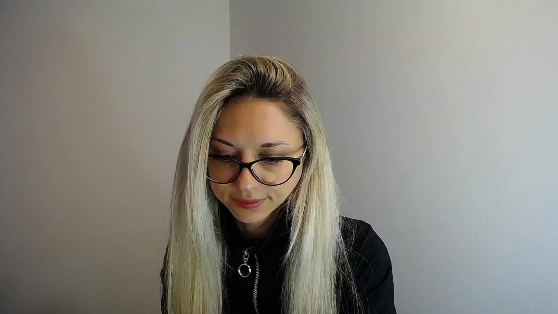 Gallery image thumbnail from Sunshine_alis's myfreecams stream on, 05/15/2024, 10:39 image 5 of 20