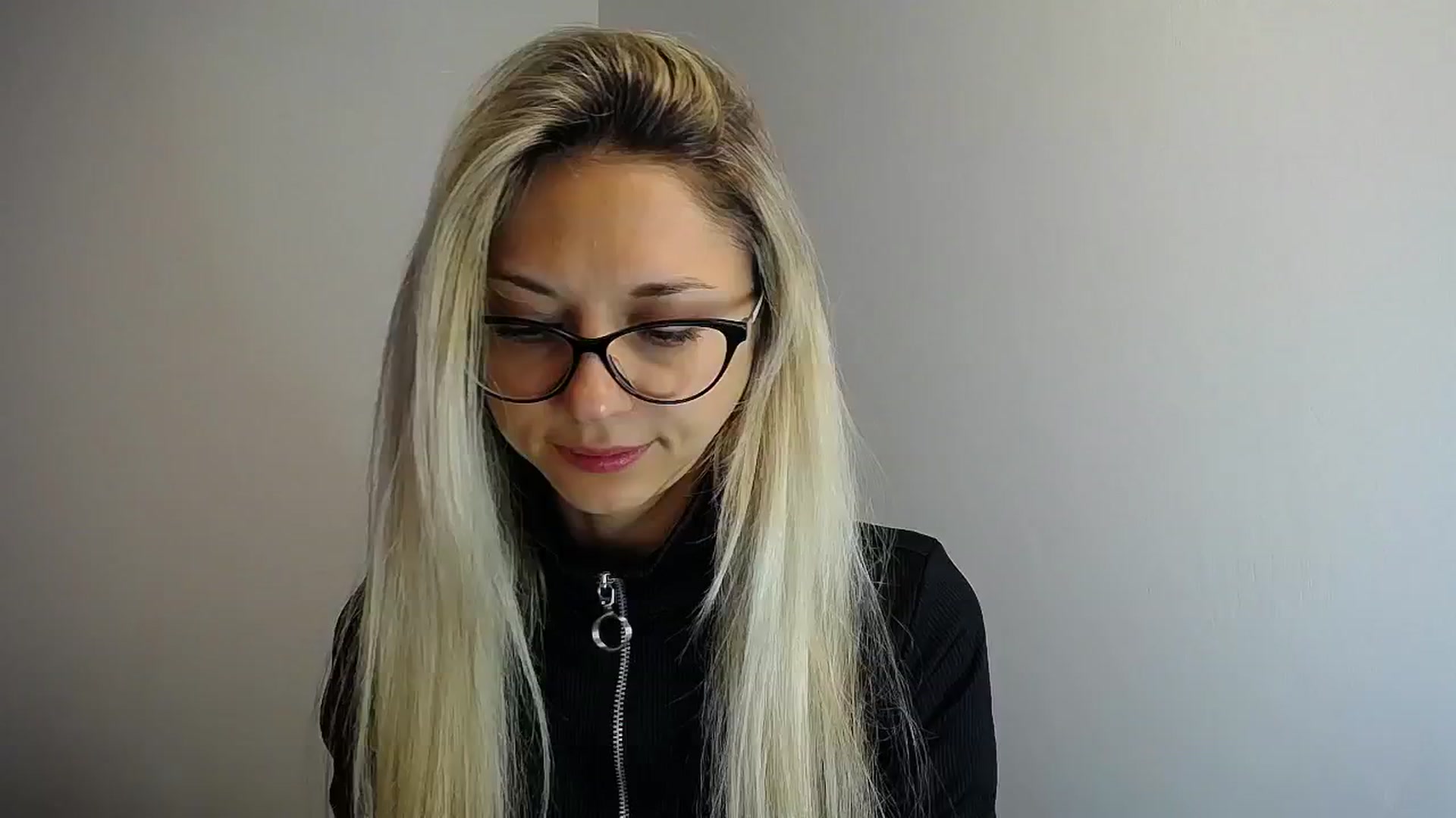 Gallery image thumbnail from Sunshine_alis's myfreecams stream on, 05/15/2024, 10:39 image 7 of 20