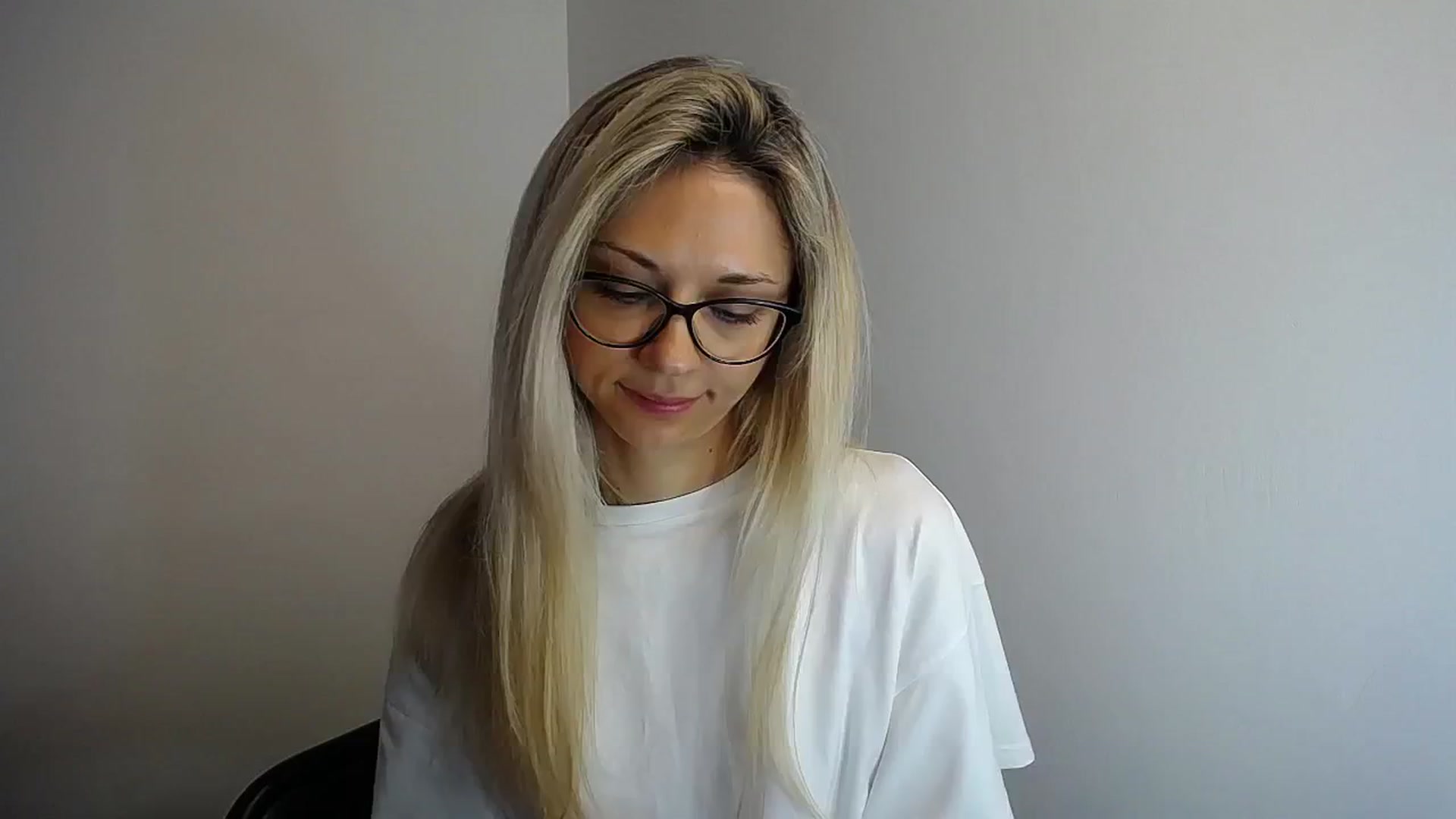 Gallery image thumbnail from Sunshine_alis's myfreecams stream on, 05/15/2024, 12:52 image 6 of 20