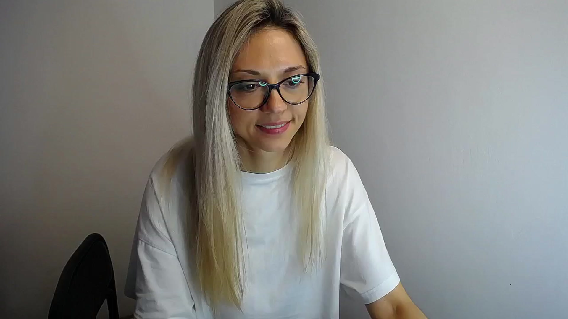 Gallery image thumbnail from Sunshine_alis's myfreecams stream on, 05/15/2024, 12:52 image 13 of 20