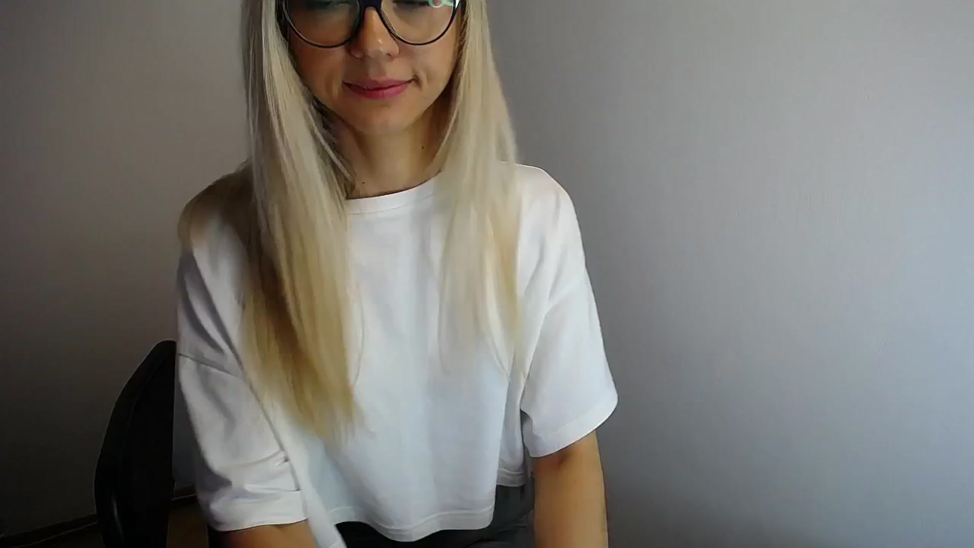 Gallery image thumbnail from Sunshine_alis's myfreecams stream on, 05/15/2024, 12:52 image 9 of 20