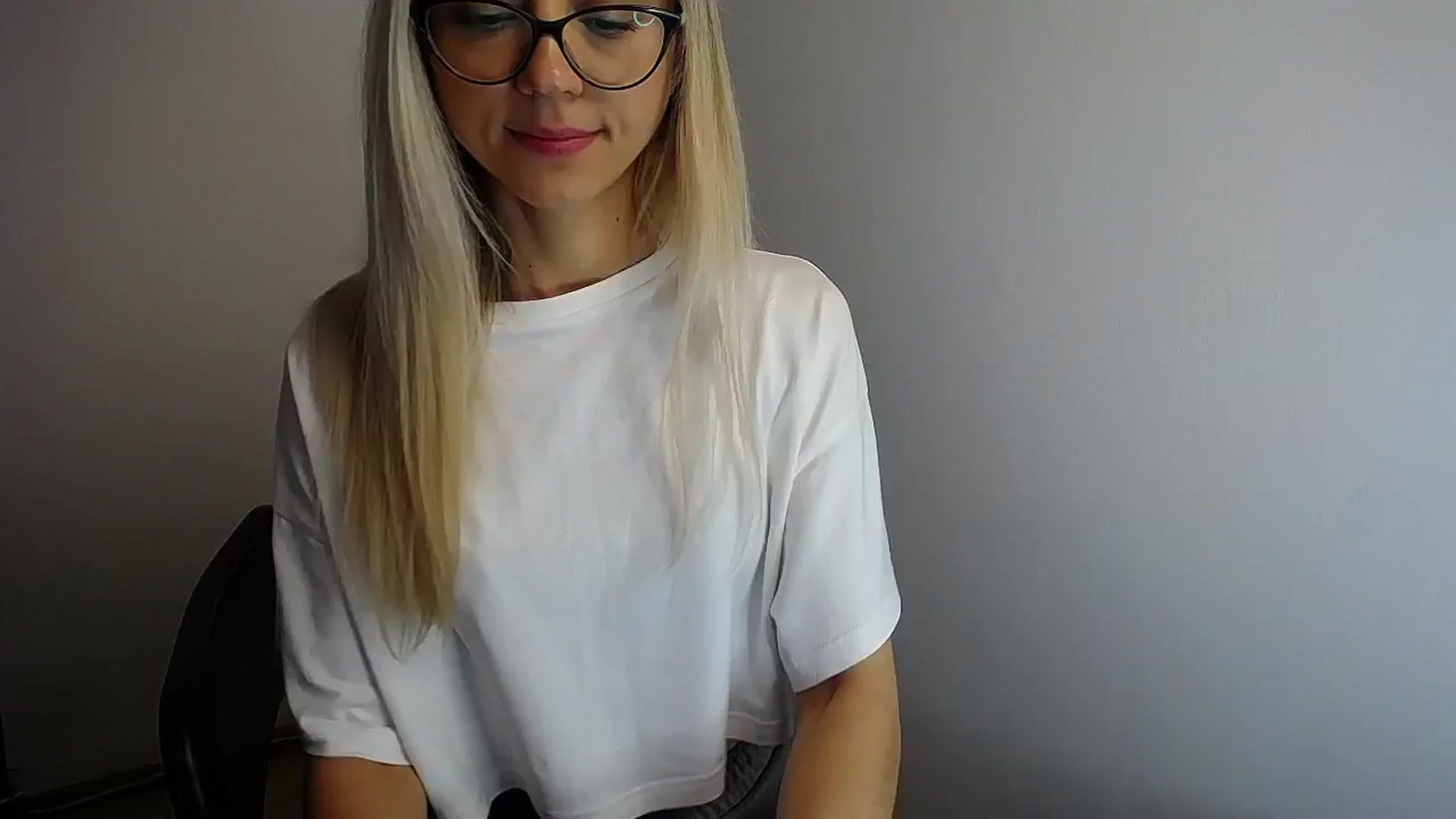 Gallery image thumbnail from Sunshine_alis's myfreecams stream on, 05/15/2024, 12:52 image 8 of 20