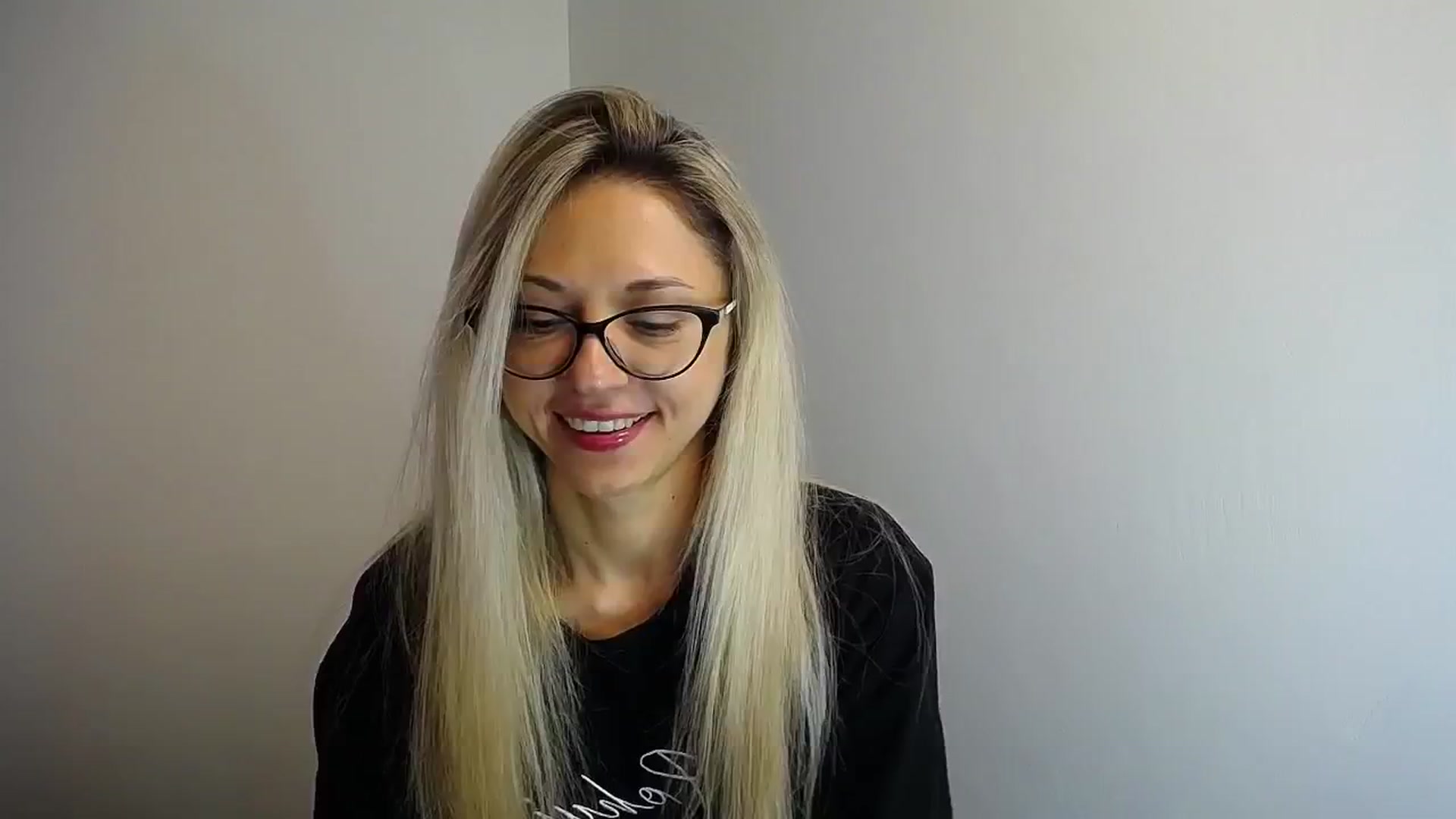 Gallery image thumbnail from Sunshine_alis's myfreecams stream on, 05/17/2024, 10:54 image 4 of 20