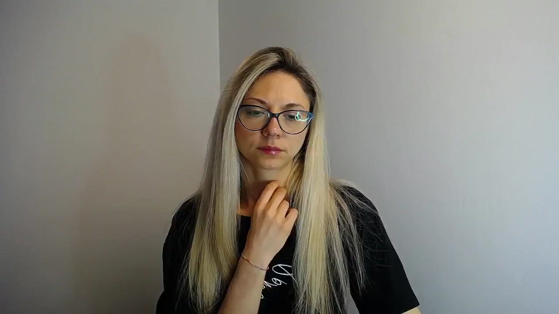 Gallery image thumbnail from Sunshine_alis's myfreecams stream on, 05/17/2024, 10:54 image 1 of 20