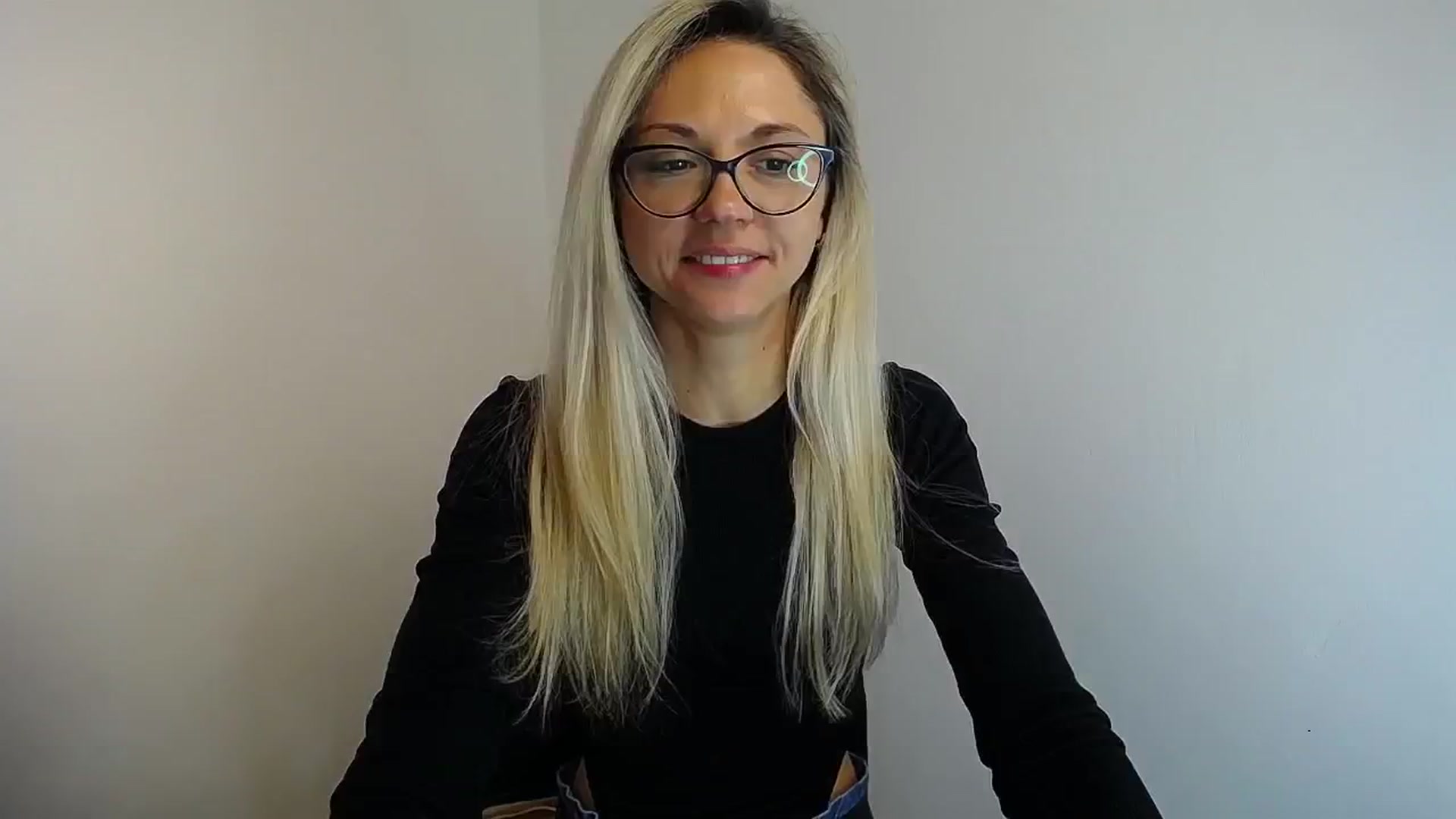 Gallery image thumbnail from Sunshine_alis's myfreecams stream on, 05/20/2024, 12:14 image 9 of 20