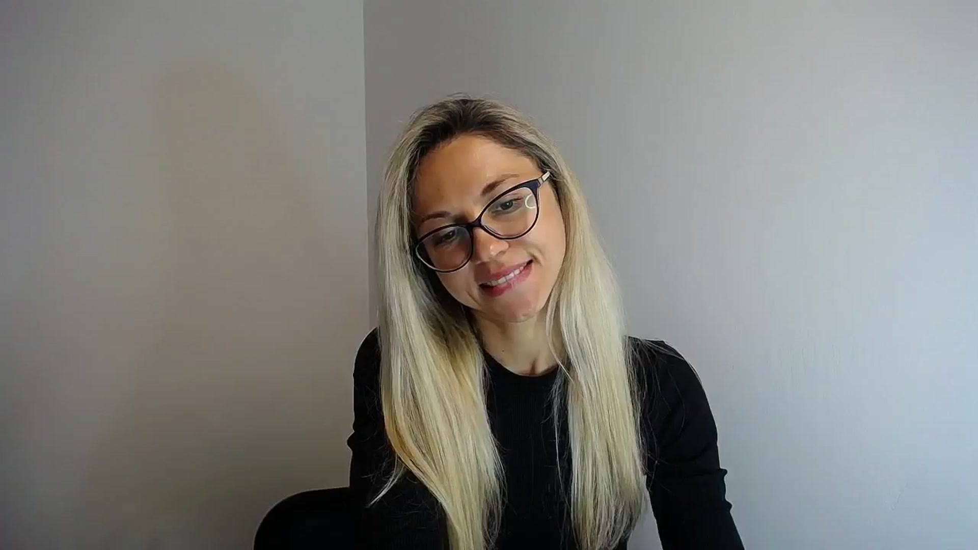 Gallery image thumbnail from Sunshine_alis's myfreecams stream on, 05/20/2024, 12:14 image 18 of 20