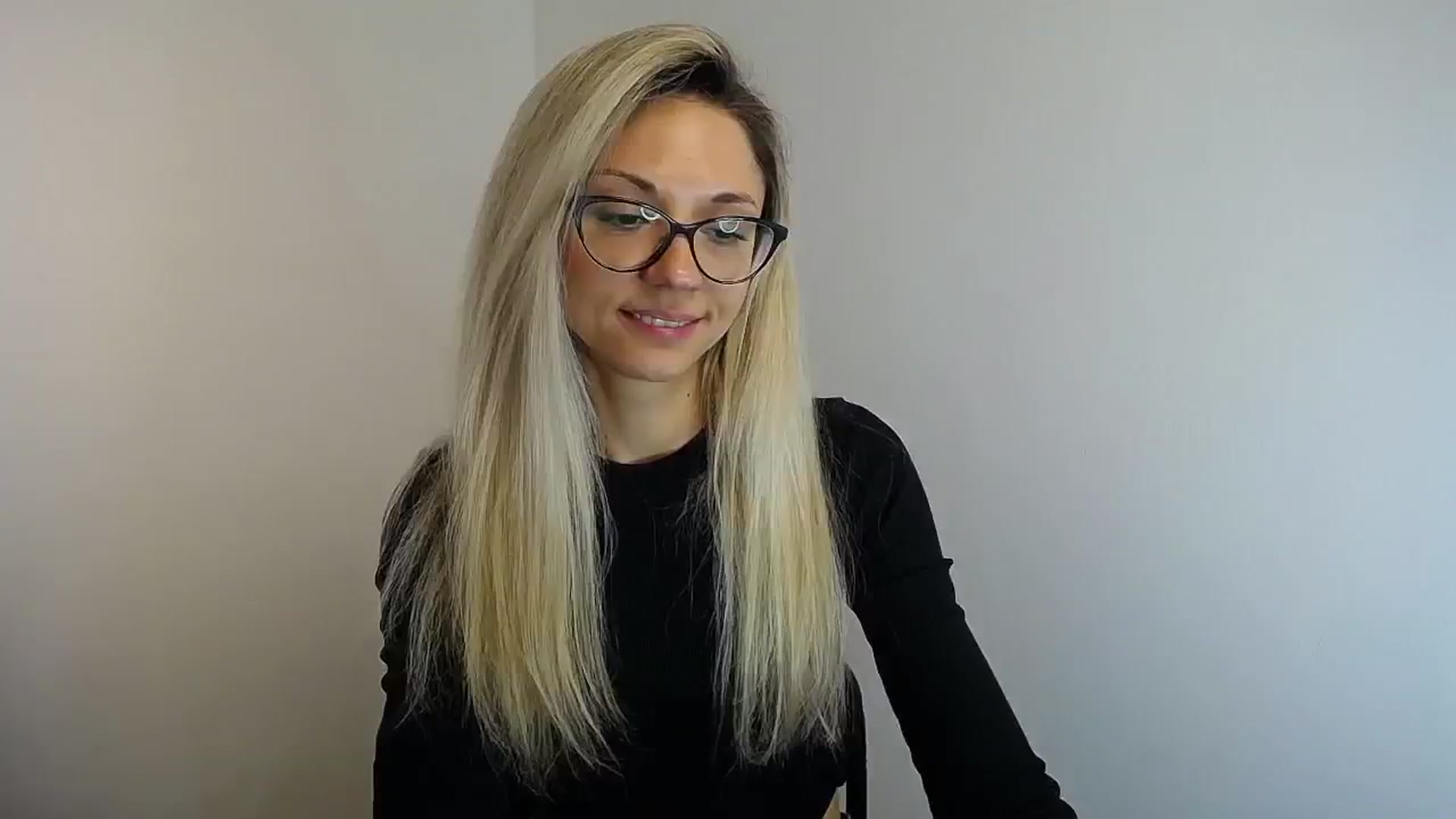 Gallery image thumbnail from Sunshine_alis's myfreecams stream on, 05/20/2024, 12:14 image 4 of 20