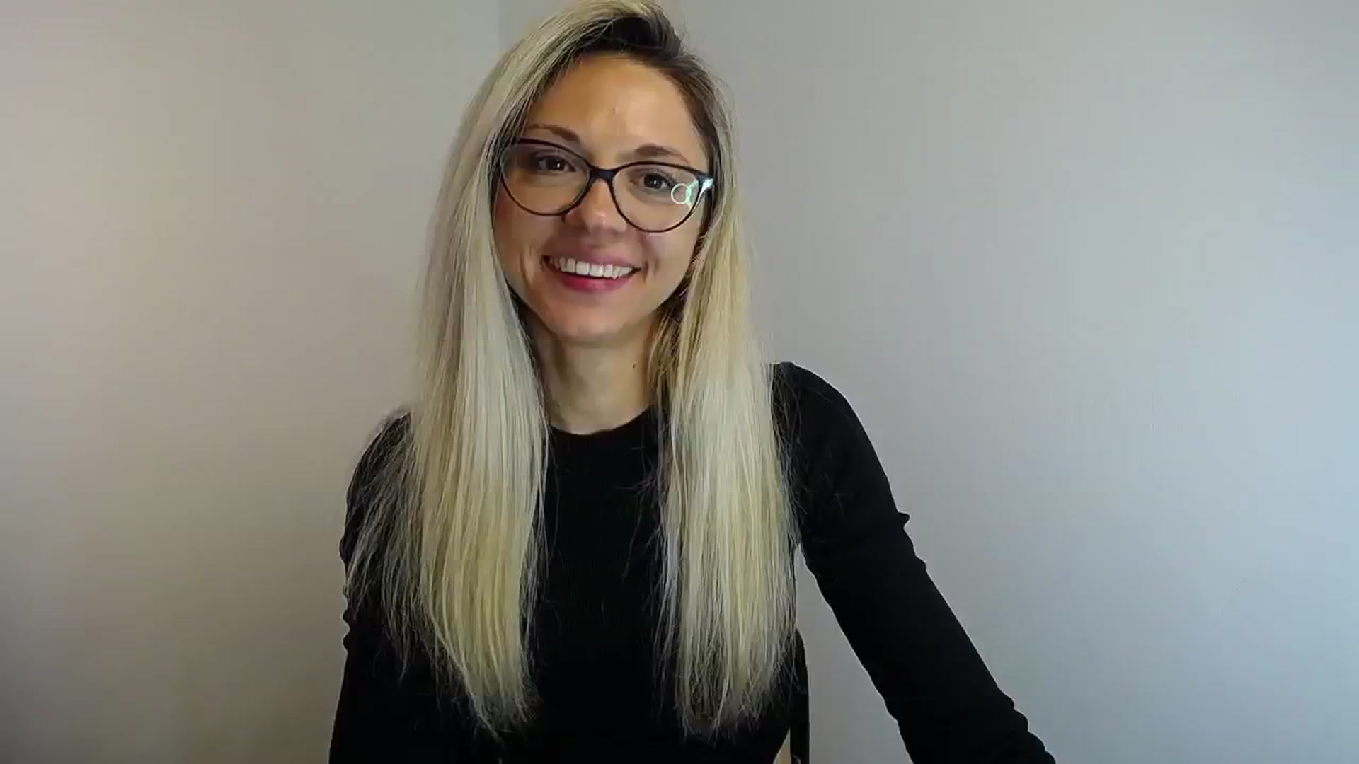 Gallery image thumbnail from Sunshine_alis's myfreecams stream on, 05/20/2024, 12:14 image 6 of 20