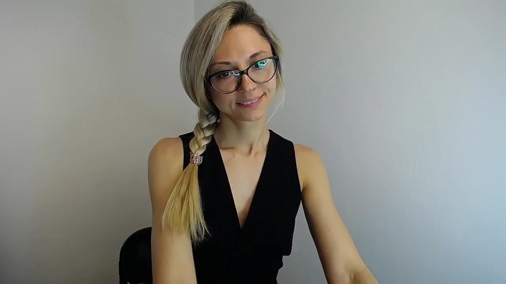 Gallery image thumbnail from Sunshine_alis's myfreecams stream on, 05/23/2024, 16:08 image 2 of 20