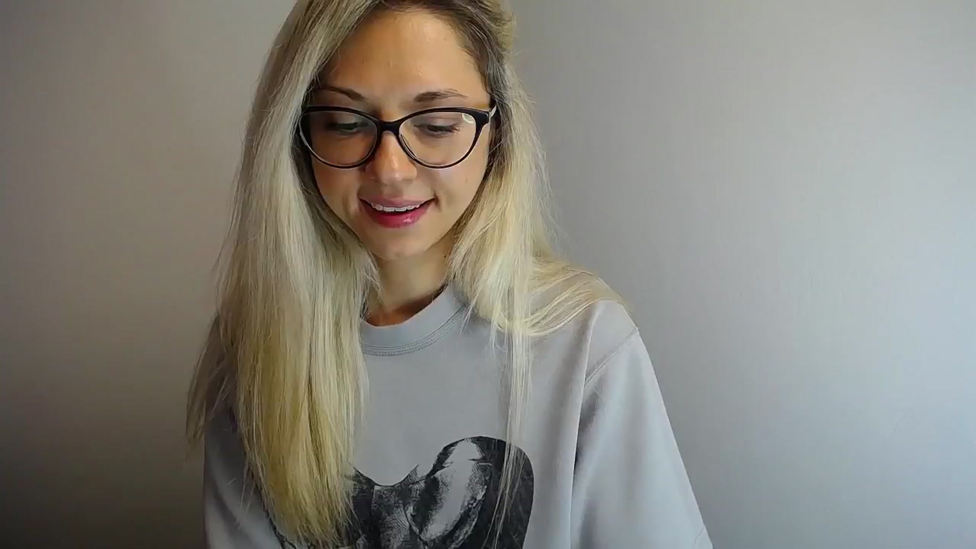 Gallery image thumbnail from Sunshine_alis's myfreecams stream on, 05/25/2024, 12:04 image 6 of 20