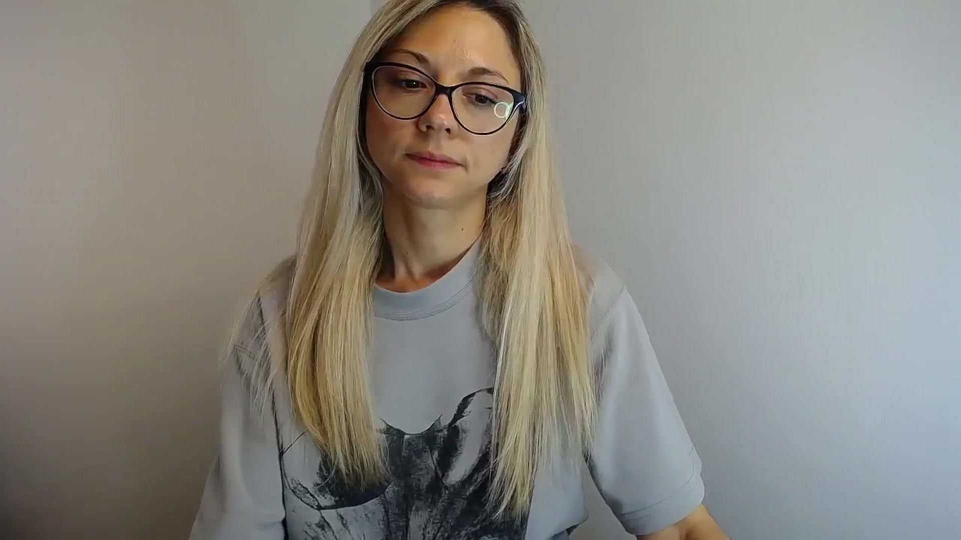 Gallery image thumbnail from Sunshine_alis's myfreecams stream on, 05/25/2024, 12:39 image 6 of 20