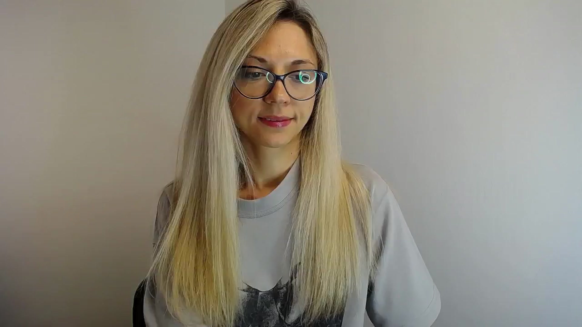 Gallery image thumbnail from Sunshine_alis's myfreecams stream on, 05/25/2024, 13:18 image 15 of 20