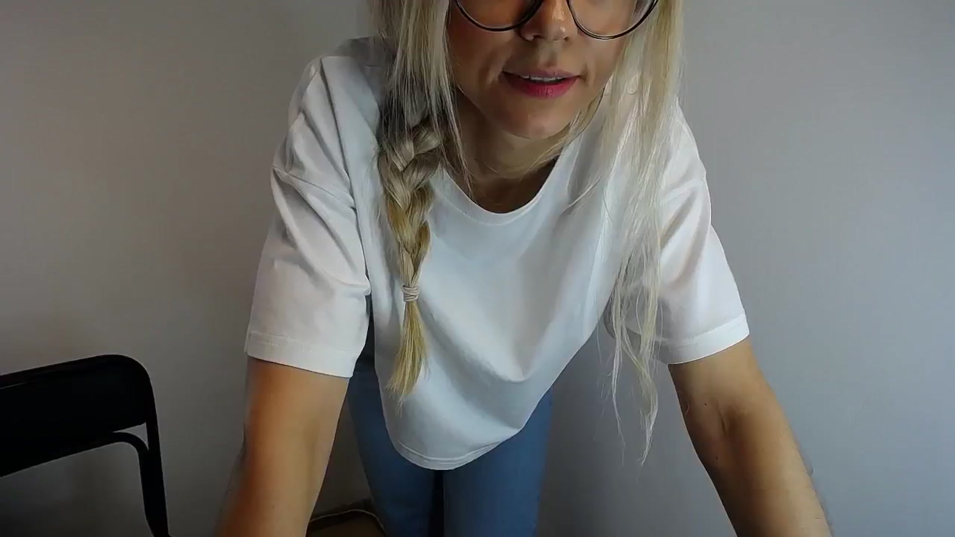 Gallery image thumbnail from Sunshine_alis's myfreecams stream on, 05/29/2024, 11:10 image 9 of 20