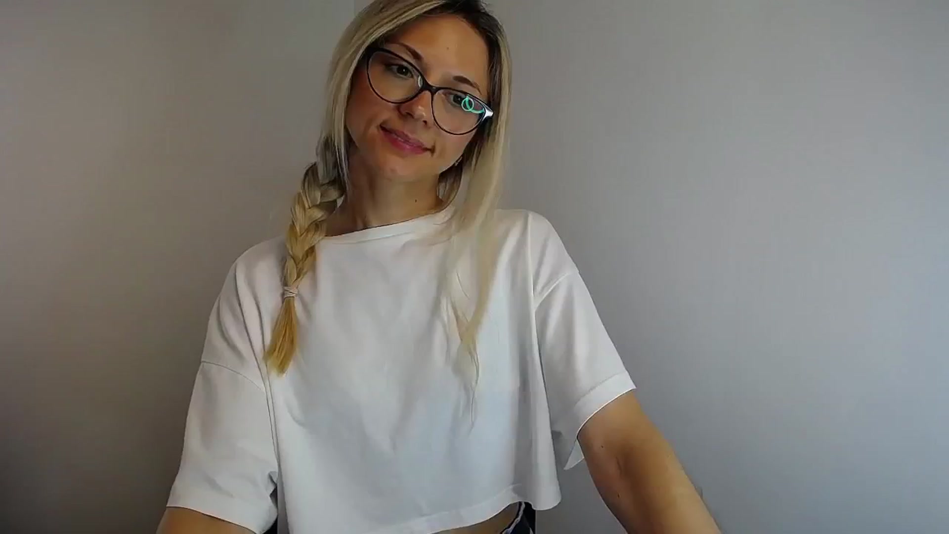 Gallery image thumbnail from Sunshine_alis's myfreecams stream on, 05/29/2024, 11:10 image 5 of 20