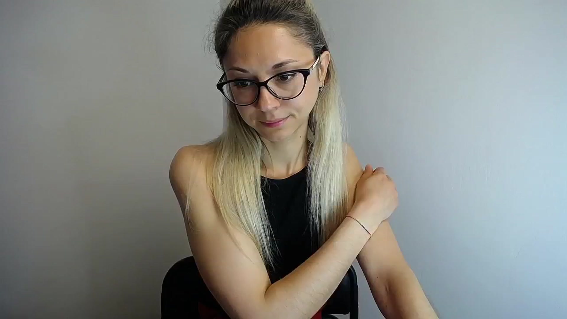 Gallery image thumbnail from Sunshine_alis's myfreecams stream on, 06/01/2024, 12:34 image 18 of 20