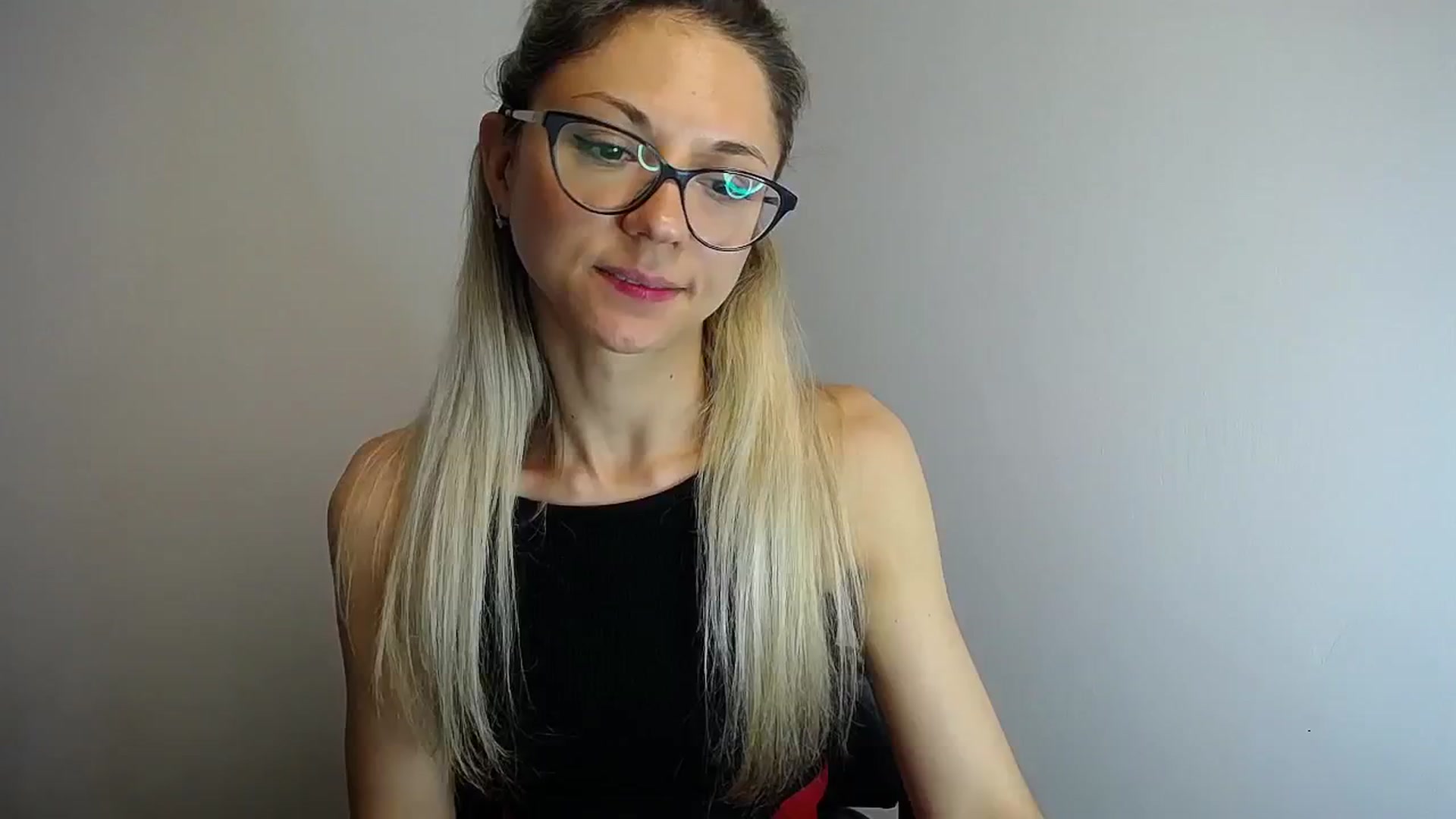 Gallery image thumbnail from Sunshine_alis's myfreecams stream on, 06/01/2024, 12:34 image 16 of 20