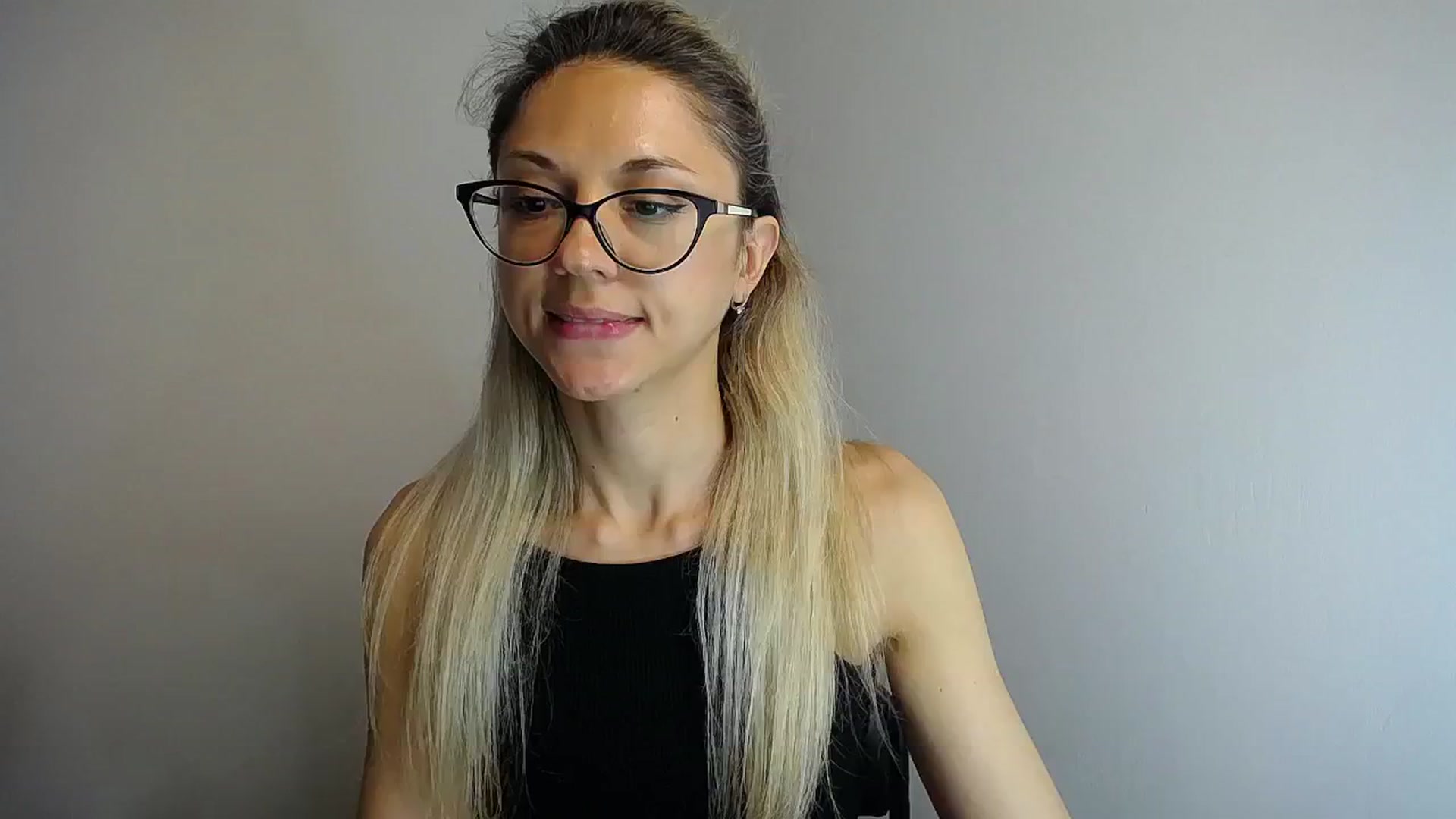 Gallery image thumbnail from Sunshine_alis's myfreecams stream on, 06/01/2024, 13:50 image 13 of 20