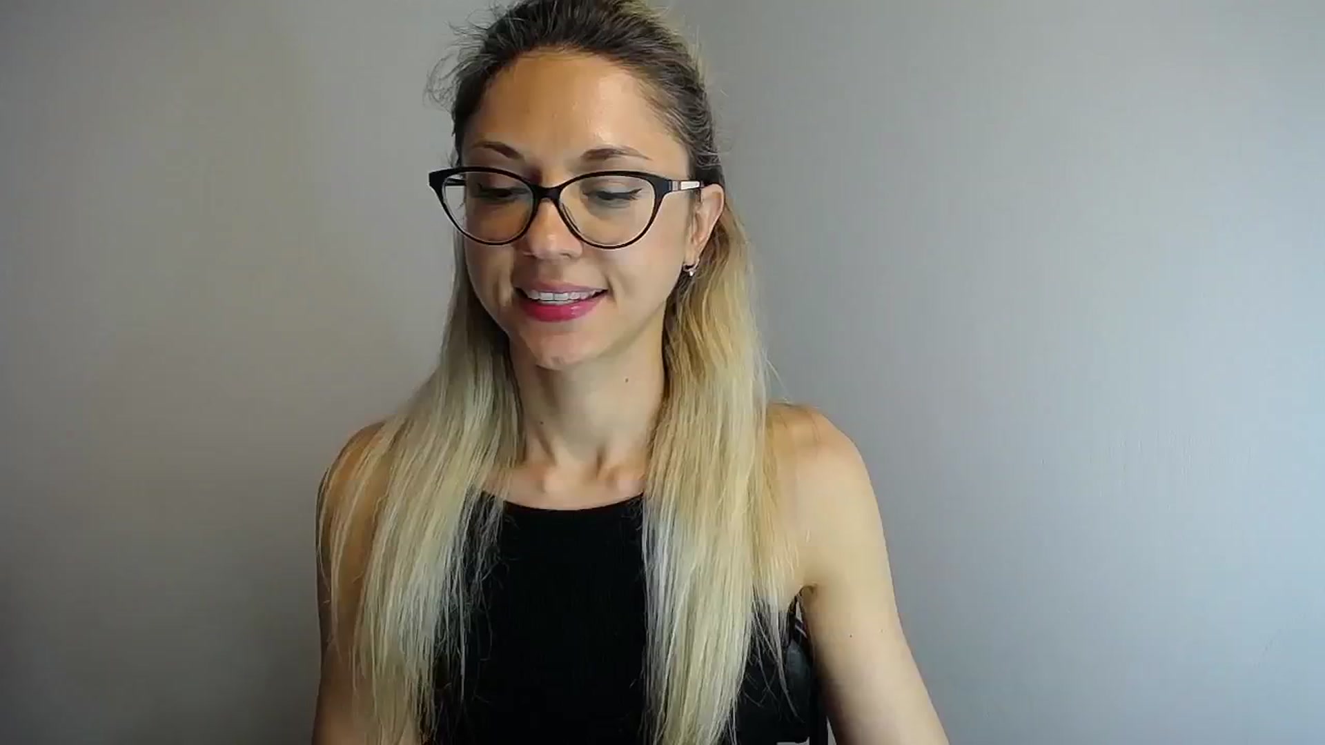 Gallery image thumbnail from Sunshine_alis's myfreecams stream on, 06/01/2024, 13:50 image 12 of 20