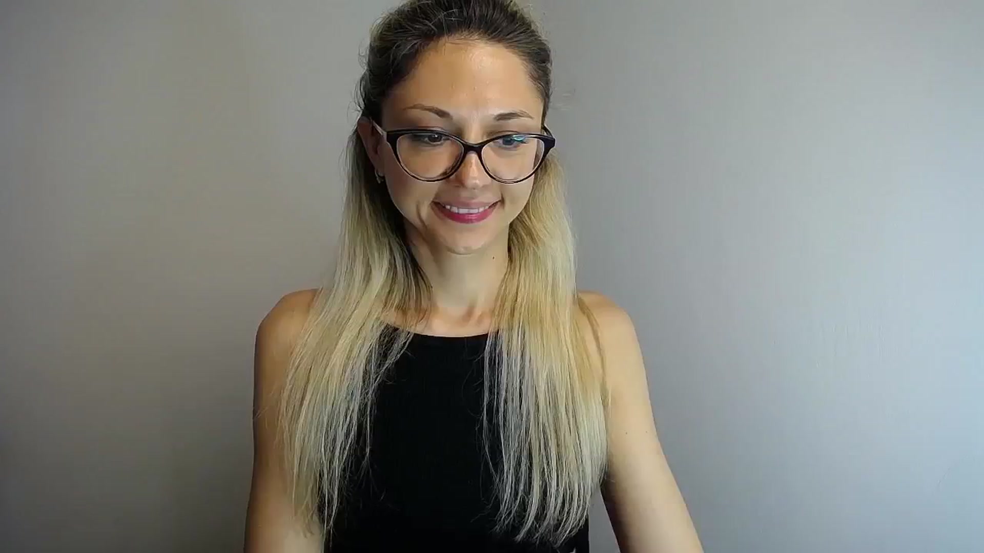 Gallery image thumbnail from Sunshine_alis's myfreecams stream on, 06/01/2024, 13:50 image 10 of 20