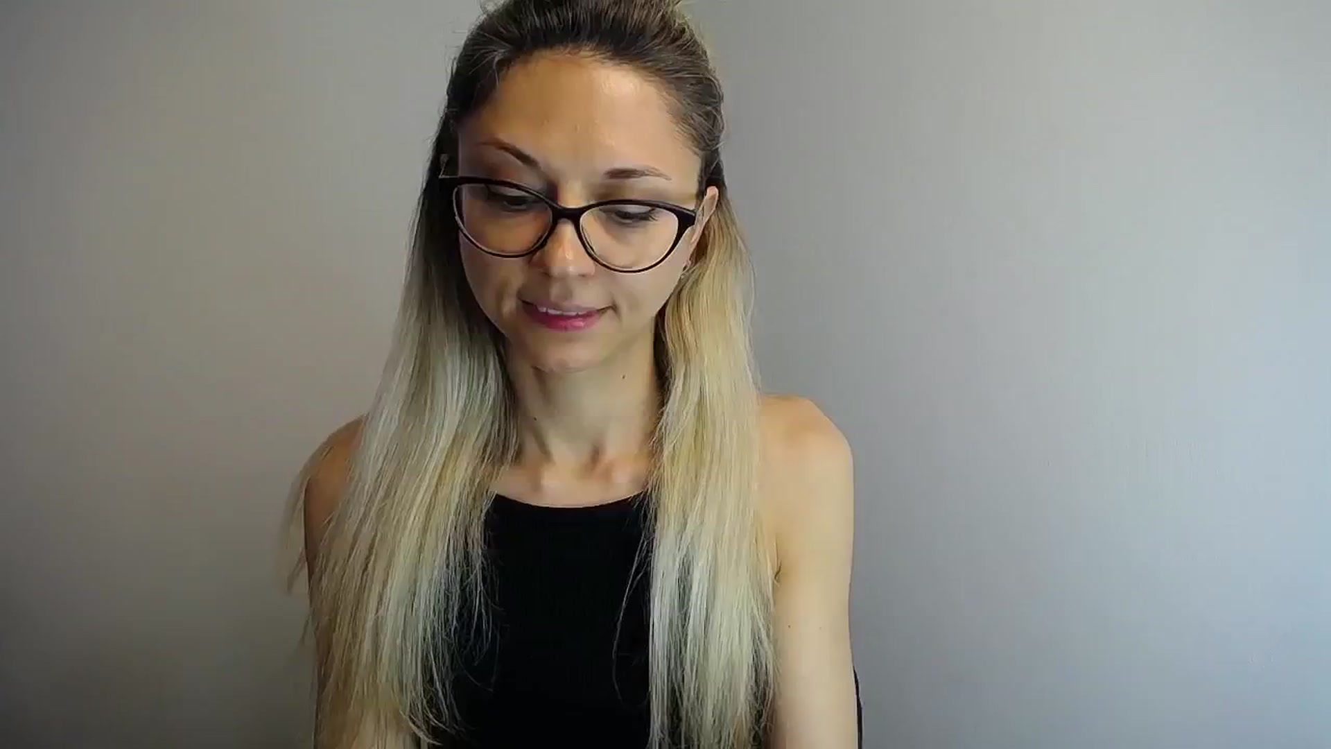 Gallery image thumbnail from Sunshine_alis's myfreecams stream on, 06/01/2024, 14:49 image 2 of 20