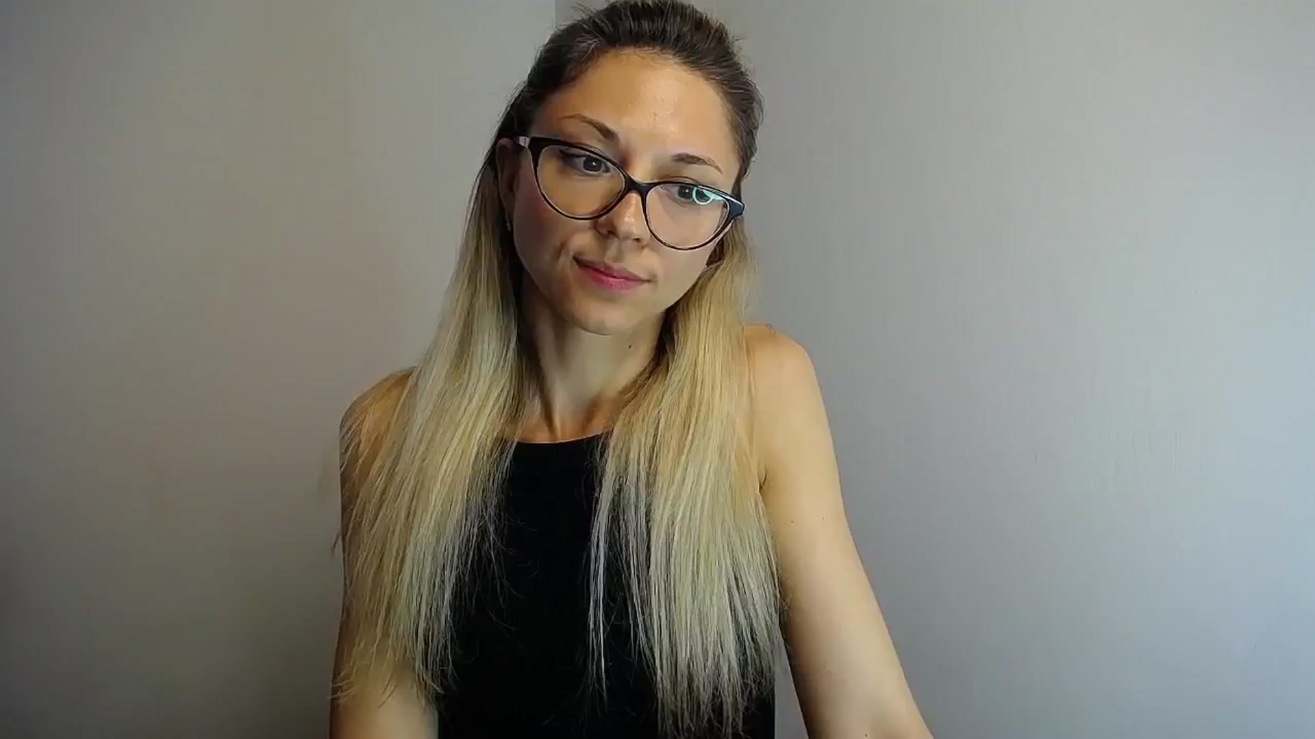 Gallery image thumbnail from Sunshine_alis's myfreecams stream on, 06/01/2024, 14:49 image 9 of 20