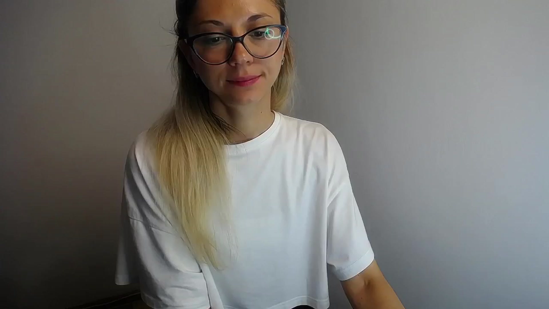 Gallery image thumbnail from Sunshine_alis's myfreecams stream on, 06/10/2024, 14:09 image 7 of 20