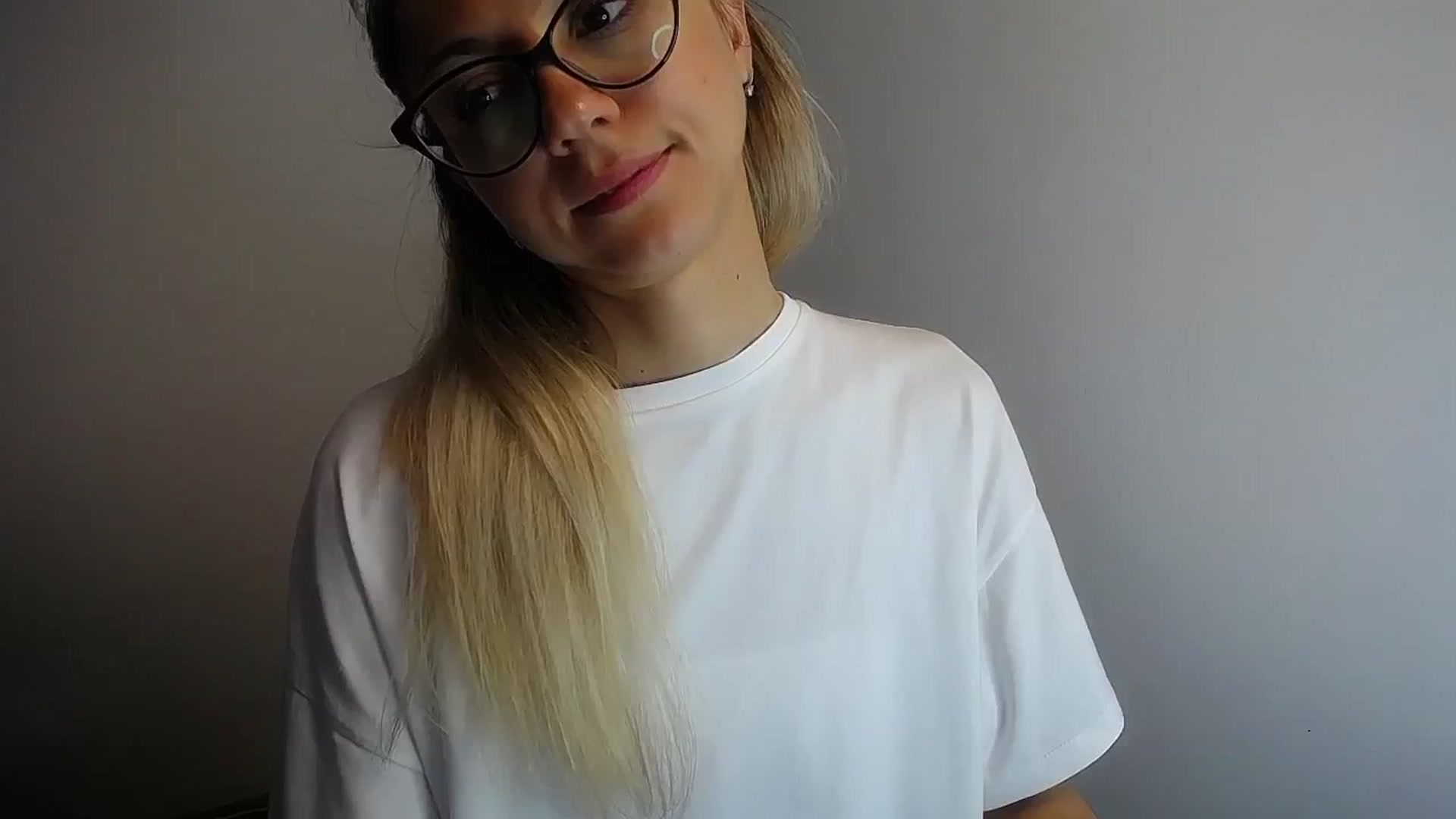 Gallery image thumbnail from Sunshine_alis's myfreecams stream on, 06/10/2024, 14:09 image 14 of 20