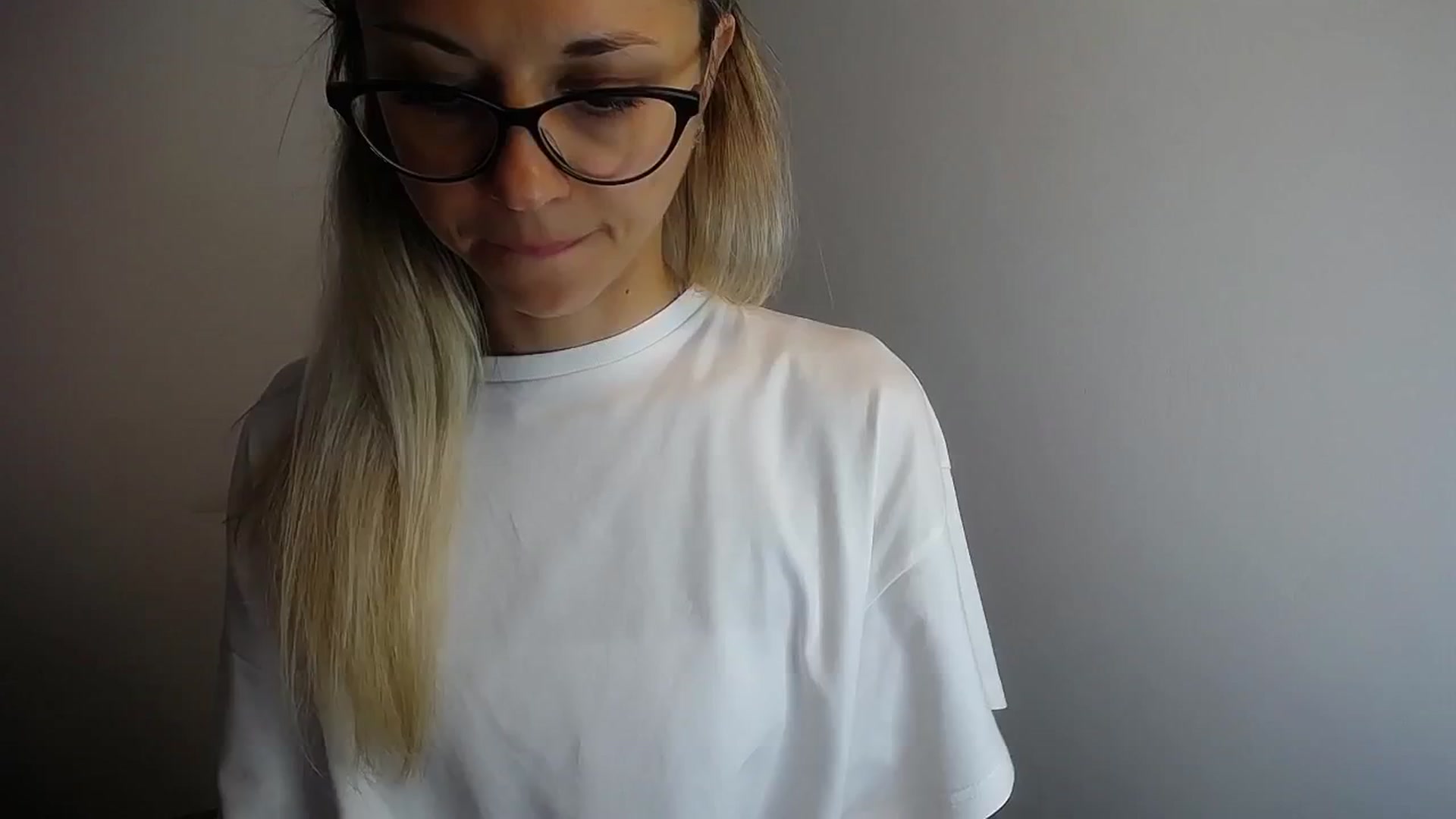 Gallery image thumbnail from Sunshine_alis's myfreecams stream on, 06/10/2024, 14:09 image 17 of 20