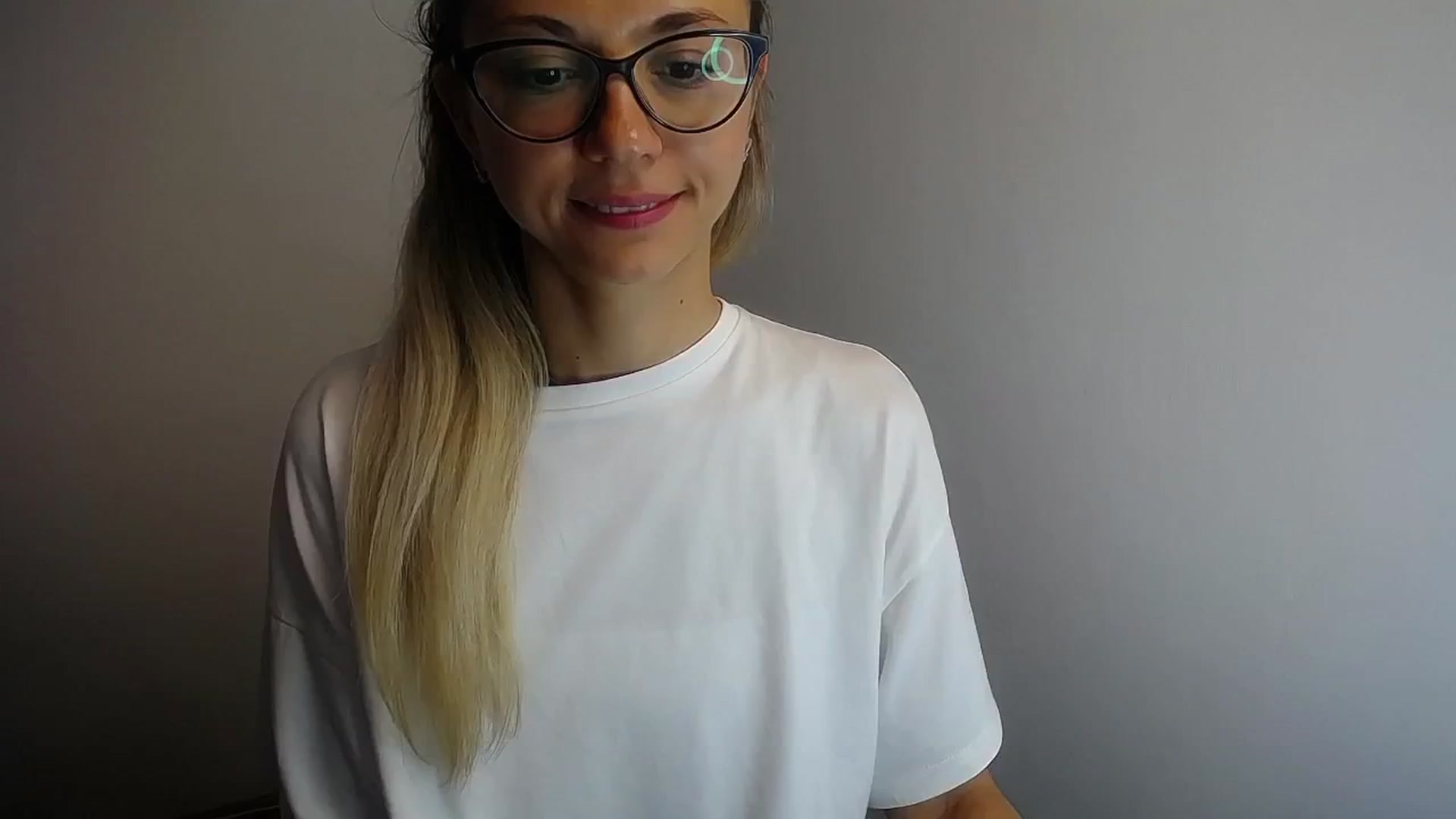 Gallery image thumbnail from Sunshine_alis's myfreecams stream on, 06/10/2024, 14:09 image 11 of 20